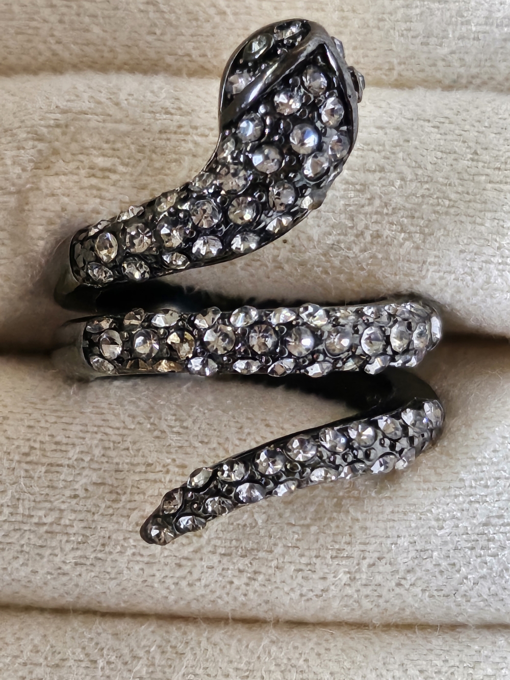 Black Shiny Sparkling Silver Pave Crystals Coiled Serpent Snake Ring - Size 5